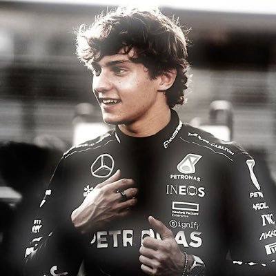 nara10zade's profile picture. “La vie n’a pas de sens, mais elle vaut la peine d’être vécue, tant que tu reconnais qu’elle n’a pas de sens.”