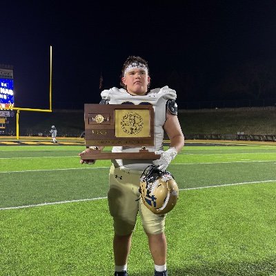 Class of 2026 Saint Thomas Aquinas #GPA 3.9 6”2 @290, @stasaints IOL, @stasaints_fb Hudl: Tyler Barnes 913-645-6515 NCAA ID: 2504557038