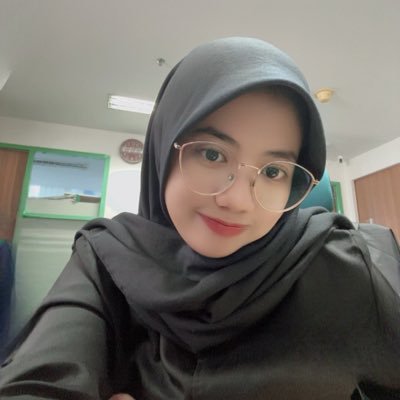 kudeellll's profile picture. keep safe distance this account high on trust issues