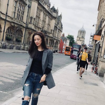 ezmeehernandez's profile picture. Living life with timeless grace