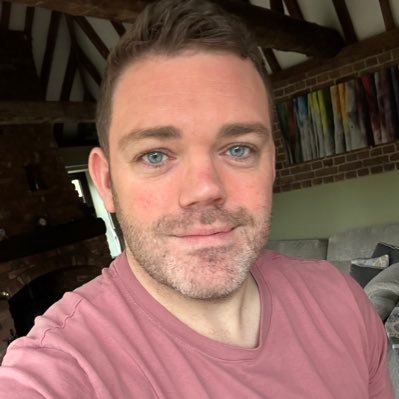 👬 Husband | 🎭 Performer | 🐶 Dog Dad |🍷 Wine Drinker | ☕️ Tea Enthusiast | 🏳️🌈 Socialite