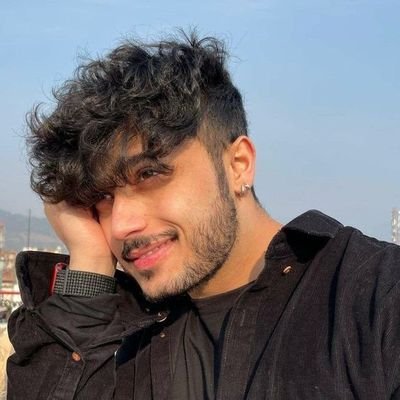 mahdykashany's profile picture. زندگی تو بکن و نگران نباش چون نویسنده داستانت : خداست 😇️