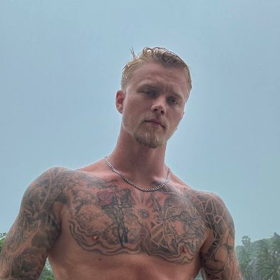 ellie_gabriella's profile picture. Click 😈👇🏻