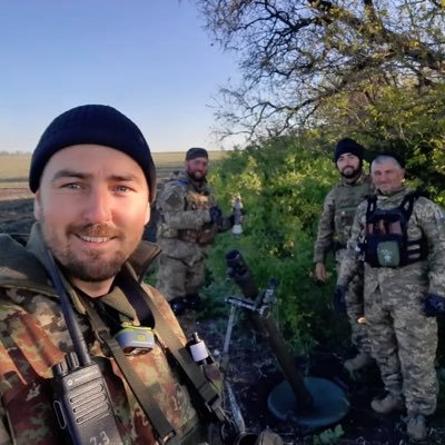 Слава захисникам України! Їхня мужність і жертовність уособлюють силу нації. Україна переможе і її народ ніколи не відступить ⚔️🇺🇦🇺🇦
