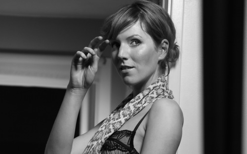 Lakatieb's profile picture. Actress, wifey, mamma and producer. Tomboy at heart.