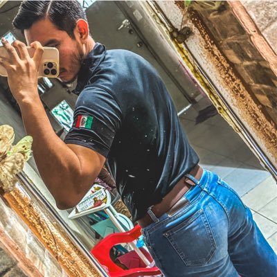 KikeHauLopez's profile picture. 🌍 Viajero de alma libre | Extrovertido sin filtros 🏳️‍🌈 Gay con orgullo y sin miedo  🌸🏴‍☠️ One Piece y Sakura me enseñaron más que muchos libros