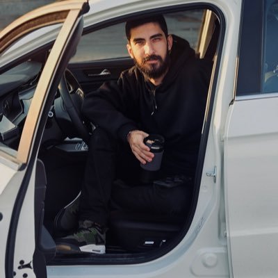 AMIIRONA4's profile picture. 