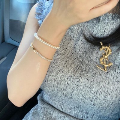 moncebarcenas's profile picture. "Living my best life, one adventure at a time. 🌟🌍"