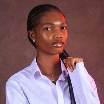💻 I help brands stand out on social media + i share LinkedIn tips | Social Media Manager & Strategist | Forbes BLK Member.