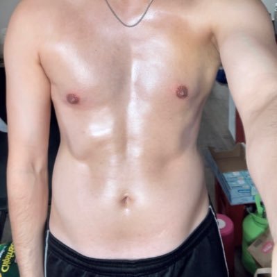 randomlolol321's profile picture. 27 | #420 | fun | chats | insta: tfun.187