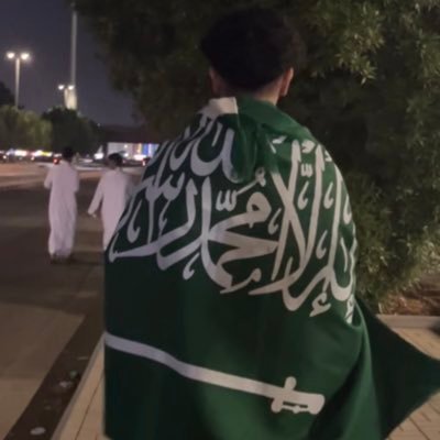@ALAHLI_FC | الجمال ليس شيئا نراه بل هو شيء نكتشفه كالروح والاخلاق والطيبه❤️!