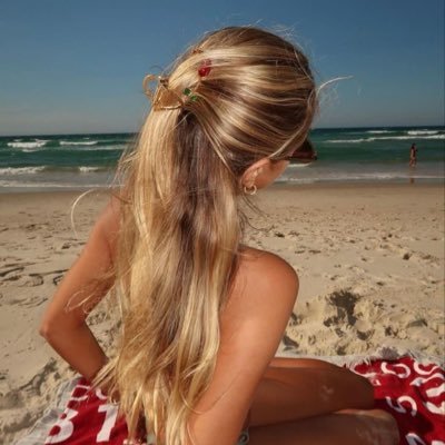 Linzi_EV's profile picture. My Life With Autism 🩵 Age 19 🦋 farfalla 🫶🏻 #RG 💜 #autoimmunedisease 💟 #IBD 💚 #scoliosis #asthma