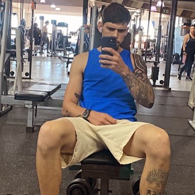 • NASCIDO PARA VENCER ... • Sou mais eu, no claro ou no escuro, na ida e na volta, na reta ou na curva.
