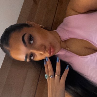 prinsexxx_'s profile picture. SC; victoriajaayx3 IG; @bbve_ Colombian/Guatemalan