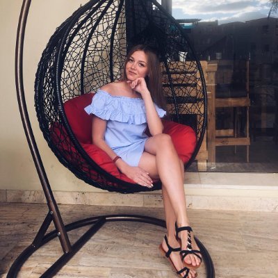 📍🇺🇸🎣✨🌛
Fashion-loving girl with a passion for design | Crafting unique styles one stitch at a time | Follow my fashion adventure!
