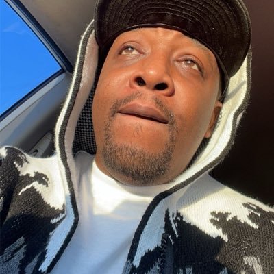 I love beautiful women jus trying to live life to the fullest I like weed more than ppl tho I am a gamer (ps5) follow me on twitch I follow back $outh$ide Ent.