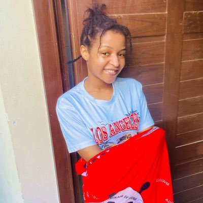 finebabe18's profile picture. 🖤