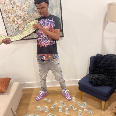 new account this is a new account for bad bitches only 😋 strictly bout my money nun less 😎 come let da da make you squirt mama 😘 I like my pussy bald baby