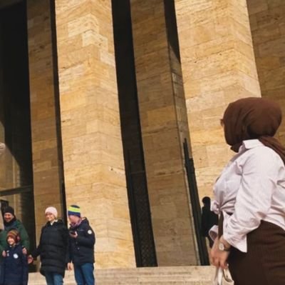 Ak Parti Bitlis İl Kadın Kolları Yönetim Kurulu Üyesi