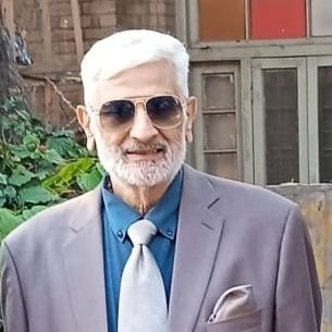 اللَّهُم صَلِّ عَلَى مُحَمَّدٍ وآلِ مُحَمَّدٍ وعَجِّل فَرَجَهُمْ وسَهِّلْ مَخْرَجَهُمْ والعَنْ أعْدَاءَهم