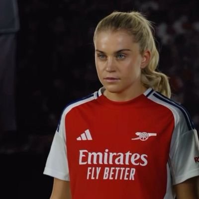 28 | m | i love sprots
Liverpool Men • Arsenal Women - that may be controversial but grow up