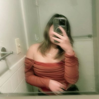 diaragoddess's profile picture. A lady’s thoughts, softly archived 🎀