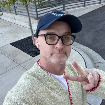 stobow74's profile picture. work work work study study study boring boring boring