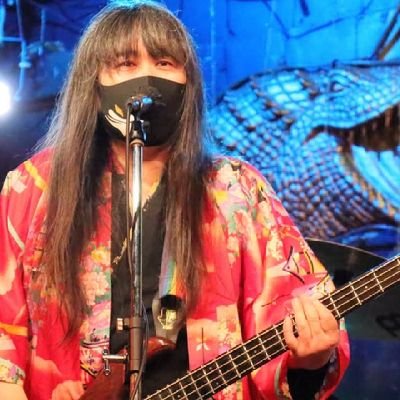 鏡花、どるたん+しゃあみん、三文役者、毒林檎、mother-B、青い蝶、Fire pass、
Feather stole、MONEYiSGOD、MADEW、Rusty note他。
夜とか、地下とか。