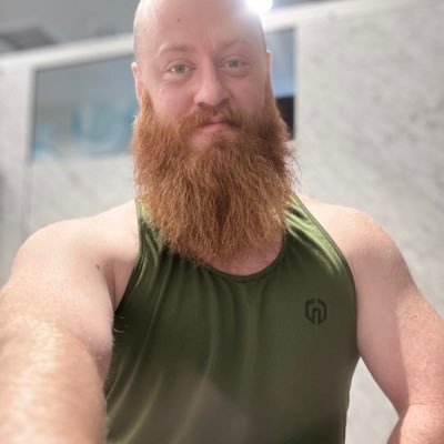 Gay 🐻🏳️🌈 single I am what I eat so I’m sweet and an ass (name pronounced as Toef) 🏳️⚧️and BLM supporter