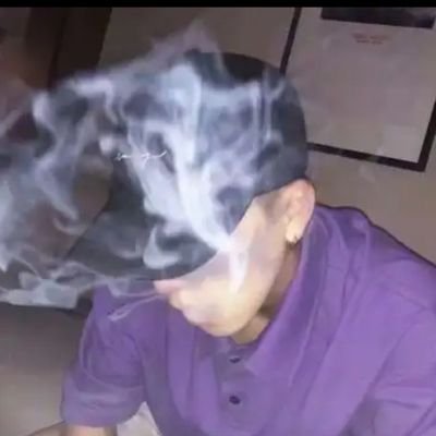 Z9696857352720's profile picture. 可以看🐔