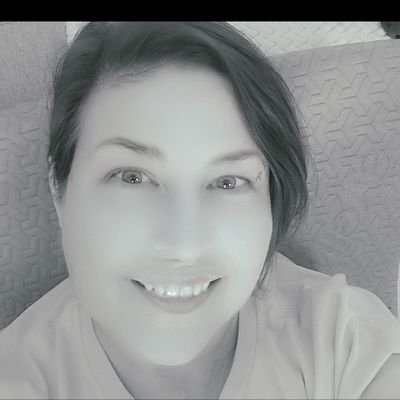 DonnaHallbackup's profile picture. main account keeps crashing
backup account