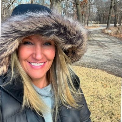 Boy Mom, Real Estate Agent, UMN Alum, Future Dog Owner, Golf Lover, Basketball & Hockey Fan, Gym Go-er, Night Owl