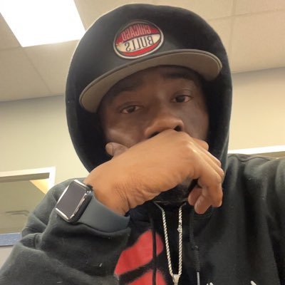 🇯🇲 born but chi town raised 😤 Sports 🏀 🏈 music 🎶 and food 🥘 God is good the spirit is willing but the flesh 🫦is weak🙏🏾💯 #Dabears #Bullsnation