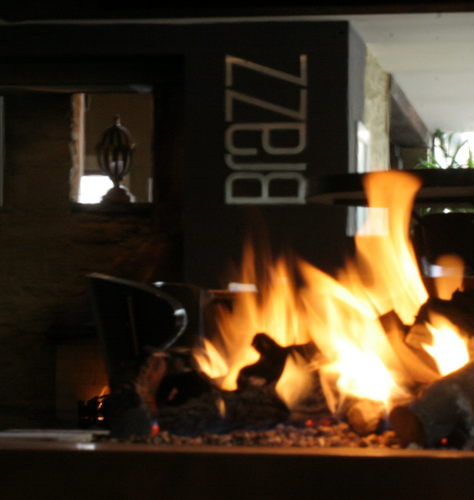 Brazz is a Queenstown Restaurant and Bar. We serve NZ Steak, legendary ribs, gourmet pizza's and tasty cocktails! Enjoy the cosy fireplaces and lively bar!