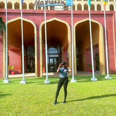 OywaJ's profile picture. 