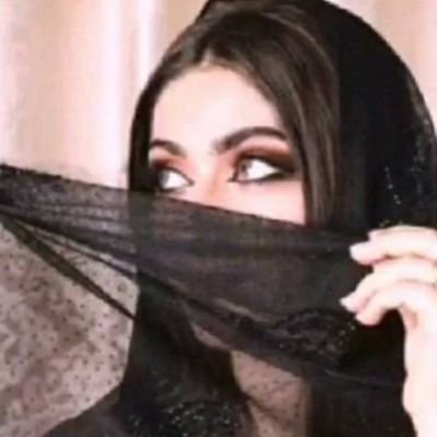 أعيش بين لطف الكلمة وسلسبيل الحرف
أتنفس الاحترام وأغرد بمخيلة الرقي
فخري ..حرب
انتمائي.. النصر ✋️💐💛💙