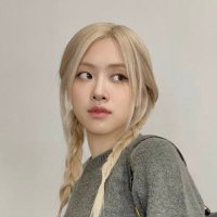 R. (@roxeanne) 's Twitter Profile