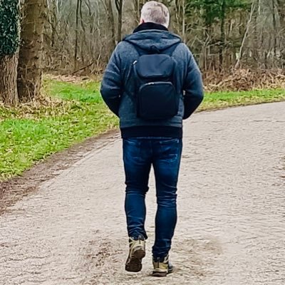 op sommige vlakken wat linkser, op andere vlakken wat rechtser. Hekel aan populisten, racisten, fascisten.