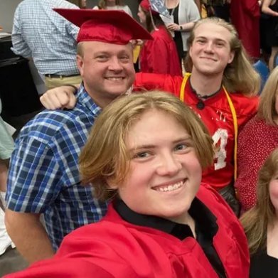 RobertsNissa's profile picture. Dog lover.
                    Always open to new things