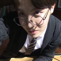 AARU (@990kth) 's Twitter Profile