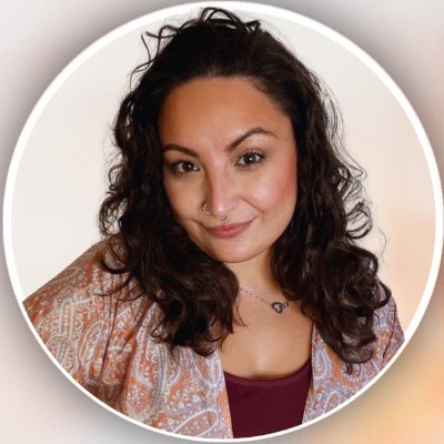 👩🏻🏫 UAL |📍Almería 🎶 350K TikTok | Pro en creación de contenido 🔮 Y muy bruja | Despierto a tu diosa con el tarot 📖 Arqueología • Historia • Evolución