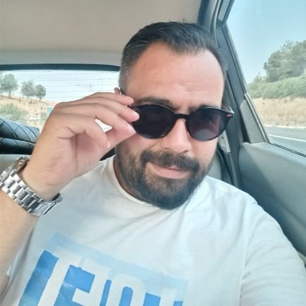 ErgunErkay's profile picture. Love all animals n some people.