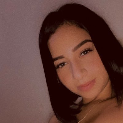 CharlotteH62682's profile picture. After Rain is water and after Sun is Dry 🌟