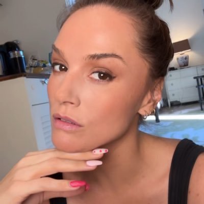 emm133082's profile picture. Live Life One Step At A Time