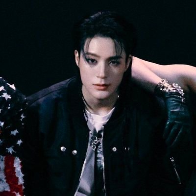 Est, 2000. Unreal yet undeniable, a man who created a delightful duality on the stage.