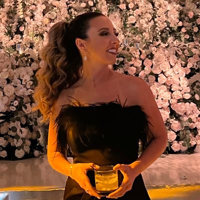 Owner of SS Social, Marketing Agency • Professional Wedding MC - SamanthaTheMc