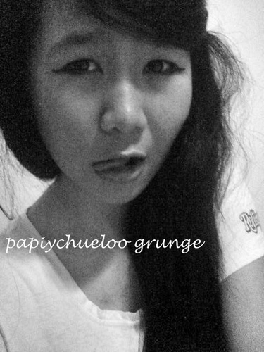 BE my FOLLOWERS , dont worry, i fllow u back.. 
my nme ? .Nor Hazirah, juz col me ERA.. live in Sabah .. :)