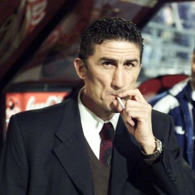 Opino de fulbo y F1, no siempre bien. Hincha fanático de San Lorenzo porque es adictivo. Bayern, Lille, Liverpool. Team Merc 🩶