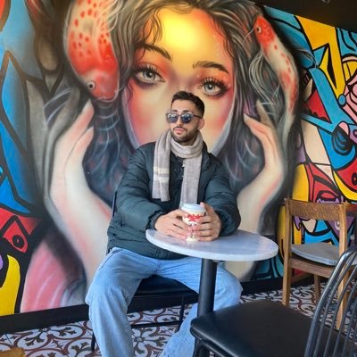 Sen gittikten sonra kötü romanlar okudum oturup siyah portakallar yedim 🥂