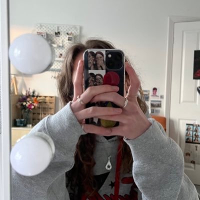 mainly just a lurker, follow my insta instead @laylagrace0_ 🌟🎸🦋 conan gray 7/11/24, clairo 19/3/25, olivia rodrigo 1/7/25, james marriott 7/11/25